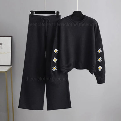 Embroidery sweatshirt with flapper trouser